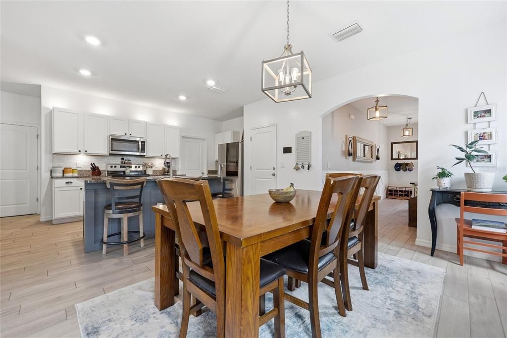 For Sale: $409,900 (5 beds, 3 baths, 2460 Square Feet)