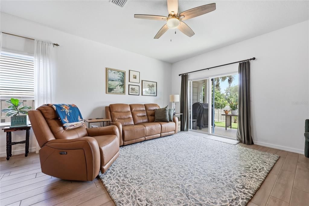 For Sale: $409,900 (5 beds, 3 baths, 2460 Square Feet)