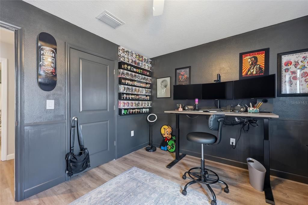 For Sale: $409,900 (5 beds, 3 baths, 2460 Square Feet)