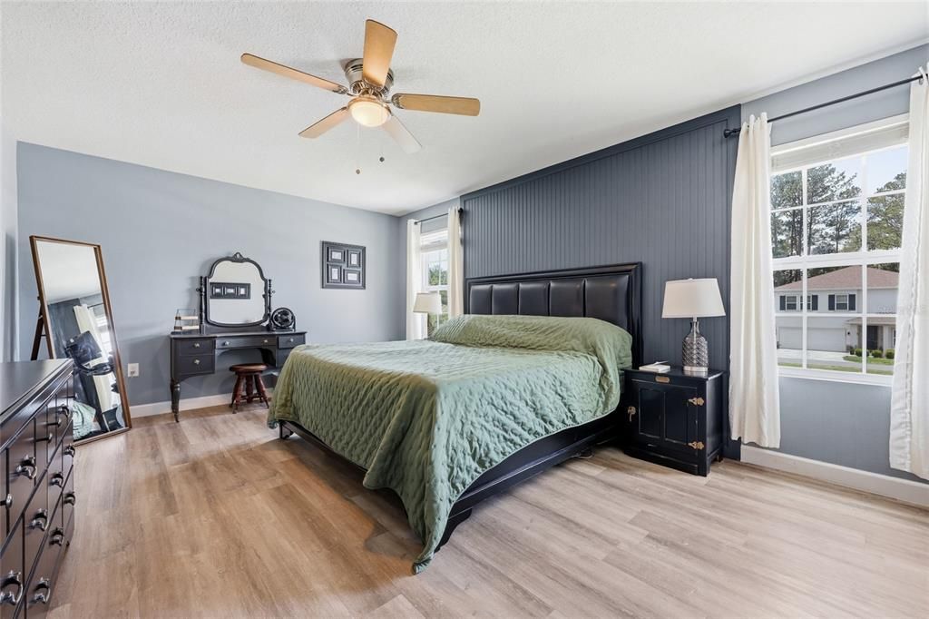 For Sale: $409,900 (5 beds, 3 baths, 2460 Square Feet)