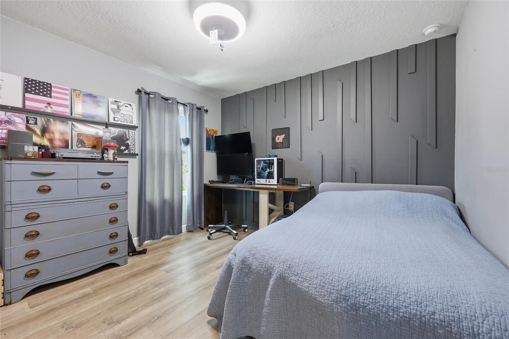 For Sale: $409,900 (5 beds, 3 baths, 2460 Square Feet)