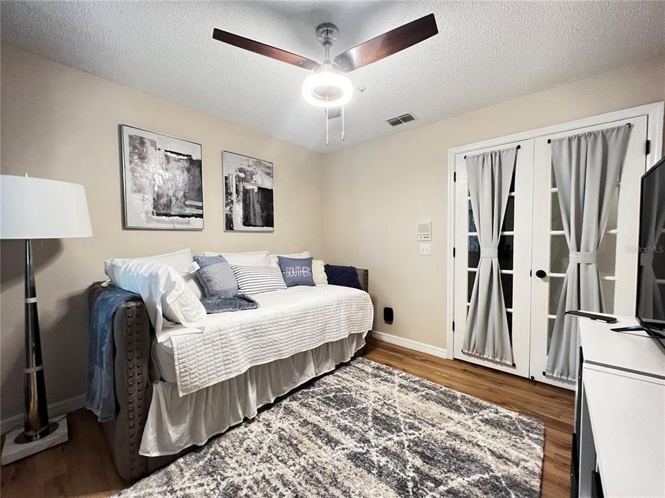 For Sale: $279,900 (3 beds, 2 baths, 1457 Square Feet)