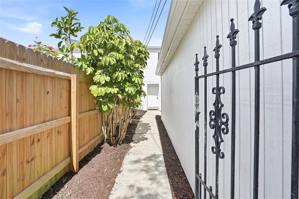 En Venta: $325,000 (2 camas, 1 baños, 1074 Pies cuadrados)