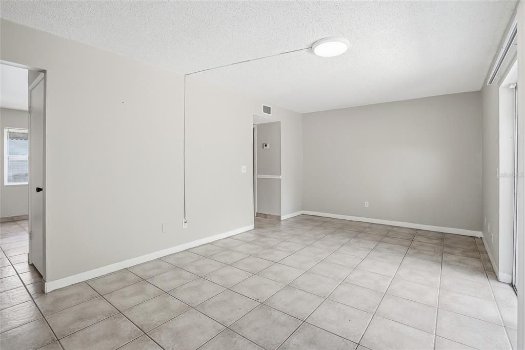 En Venta: $325,000 (2 camas, 1 baños, 1074 Pies cuadrados)