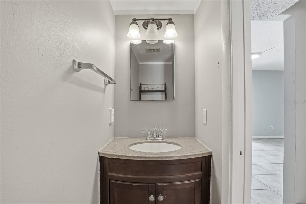 En Venta: $325,000 (2 camas, 1 baños, 1074 Pies cuadrados)