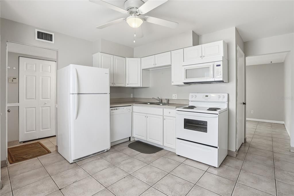 En Venta: $325,000 (2 camas, 1 baños, 1074 Pies cuadrados)