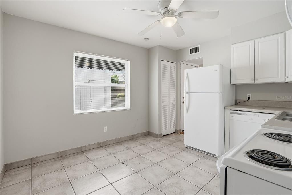 En Venta: $325,000 (2 camas, 1 baños, 1074 Pies cuadrados)