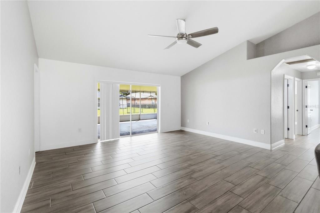 En Venta: $390,000 (3 camas, 2 baños, 1826 Pies cuadrados)
