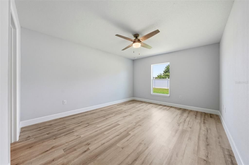 For Sale: $279,900 (4 beds, 2 baths, 1625 Square Feet)