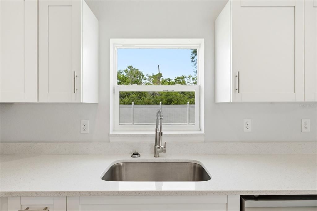For Sale: $279,900 (4 beds, 2 baths, 1625 Square Feet)