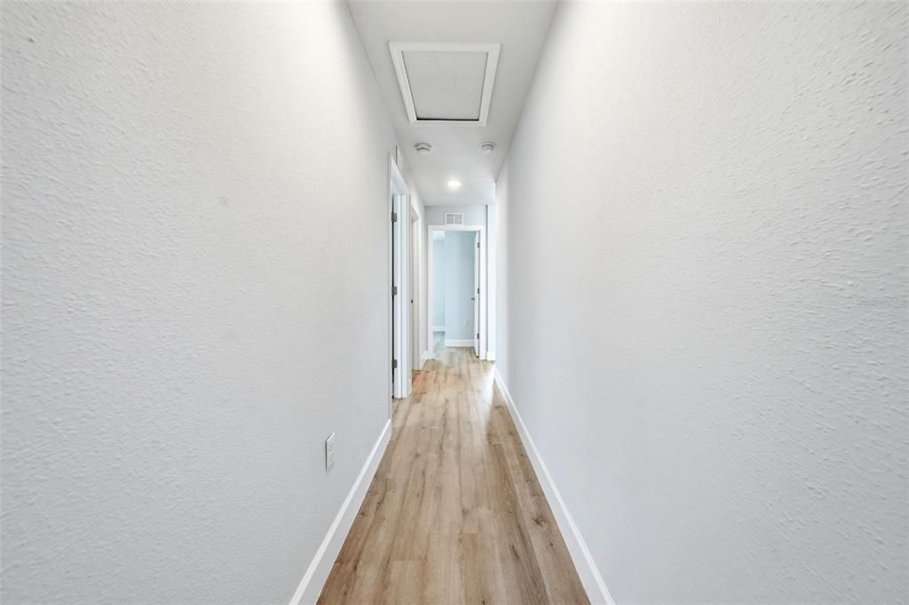 For Sale: $279,900 (4 beds, 2 baths, 1625 Square Feet)