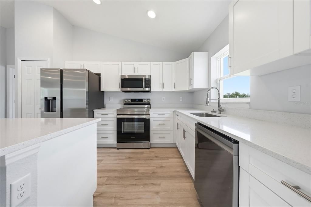 For Sale: $279,900 (4 beds, 2 baths, 1625 Square Feet)