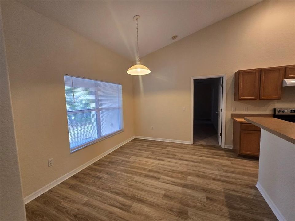 En Venta: $309,900 (4 camas, 2 baños, 2163 Pies cuadrados)