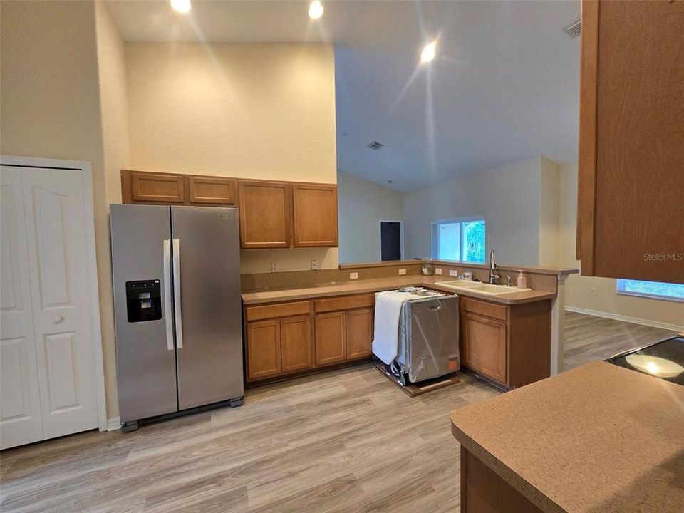 En Venta: $309,900 (4 camas, 2 baños, 2163 Pies cuadrados)