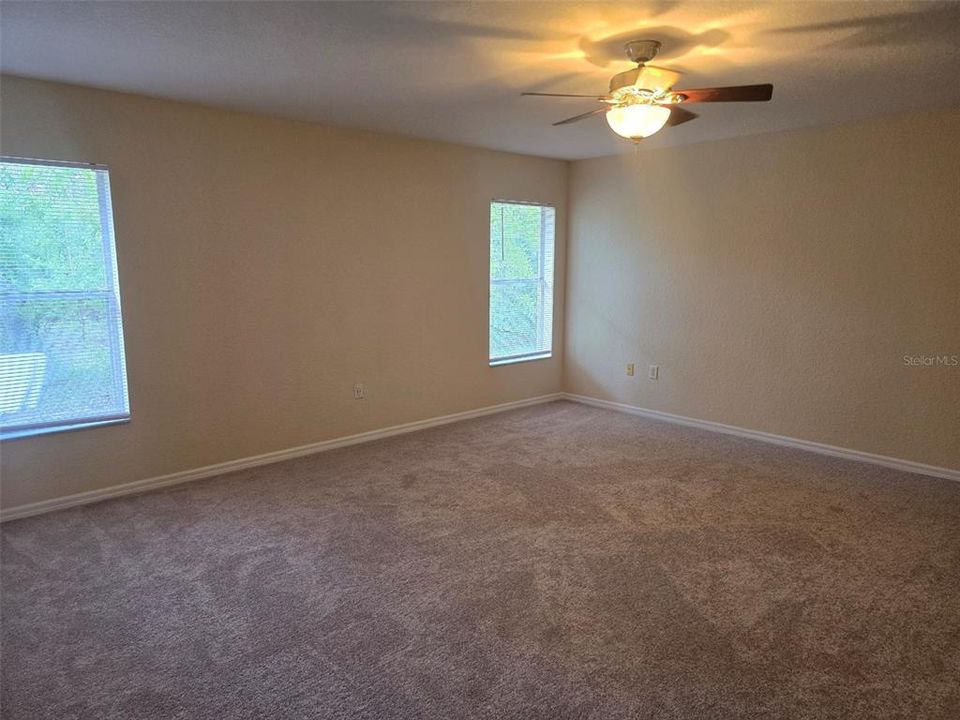 En Venta: $309,900 (4 camas, 2 baños, 2163 Pies cuadrados)