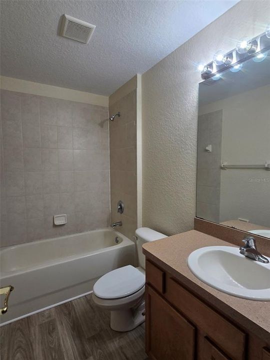 En Venta: $309,900 (4 camas, 2 baños, 2163 Pies cuadrados)