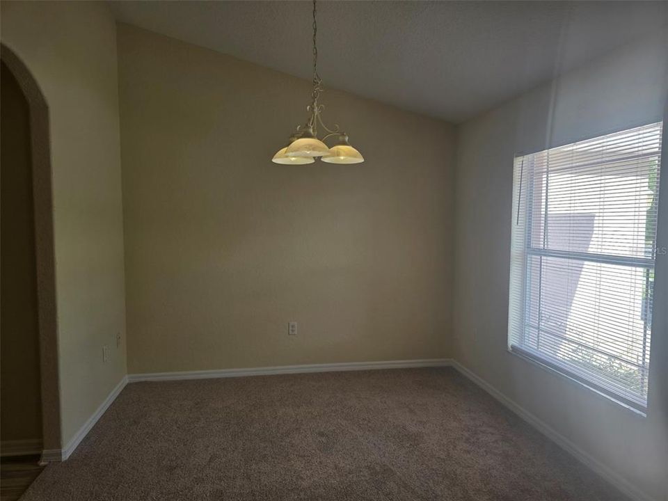 En Venta: $309,900 (4 camas, 2 baños, 2163 Pies cuadrados)
