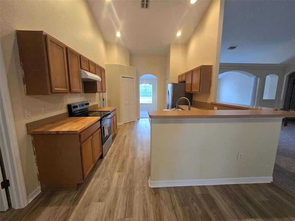En Venta: $309,900 (4 camas, 2 baños, 2163 Pies cuadrados)