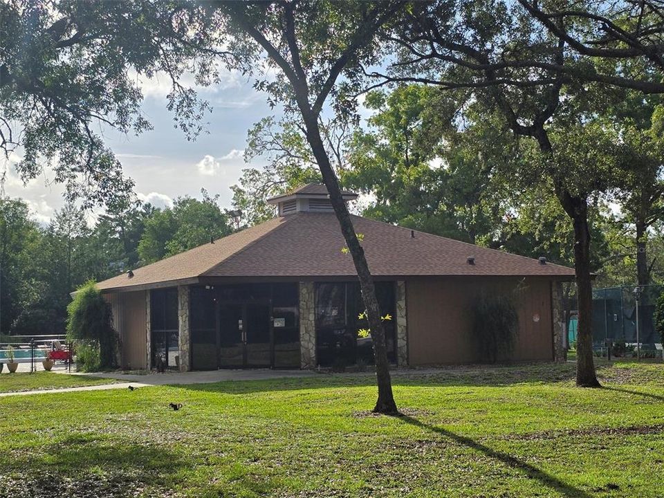 En Venta: $309,900 (4 camas, 2 baños, 2163 Pies cuadrados)