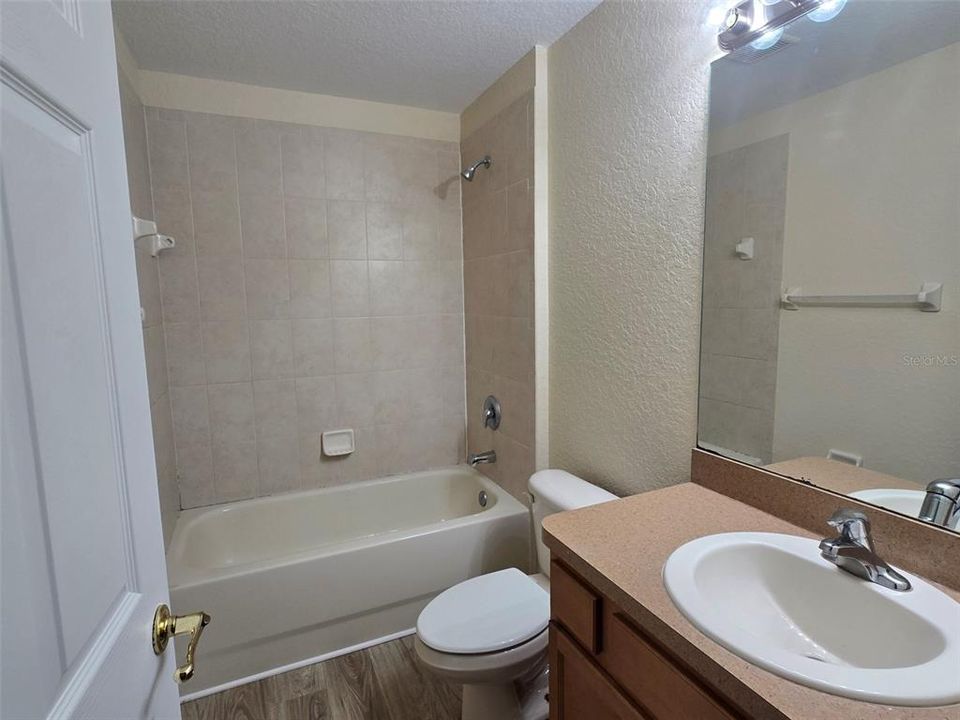 En Venta: $309,900 (4 camas, 2 baños, 2163 Pies cuadrados)