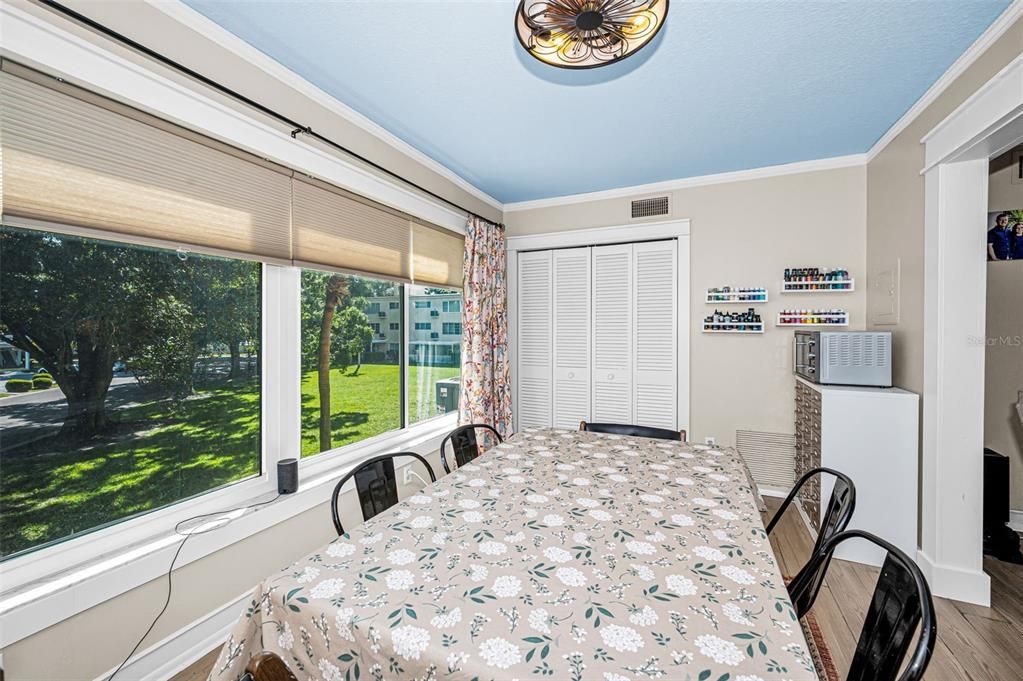 На продажу: $209,900 (2 спален, 2 ванн, 1400 Квадратных фут)