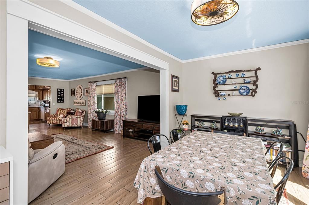 На продажу: $209,900 (2 спален, 2 ванн, 1400 Квадратных фут)