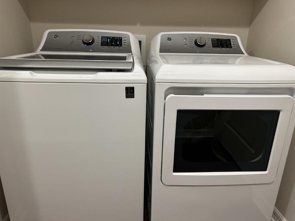 For Rent: $2,500 (2 beds, 2 baths, 1255 Square Feet)