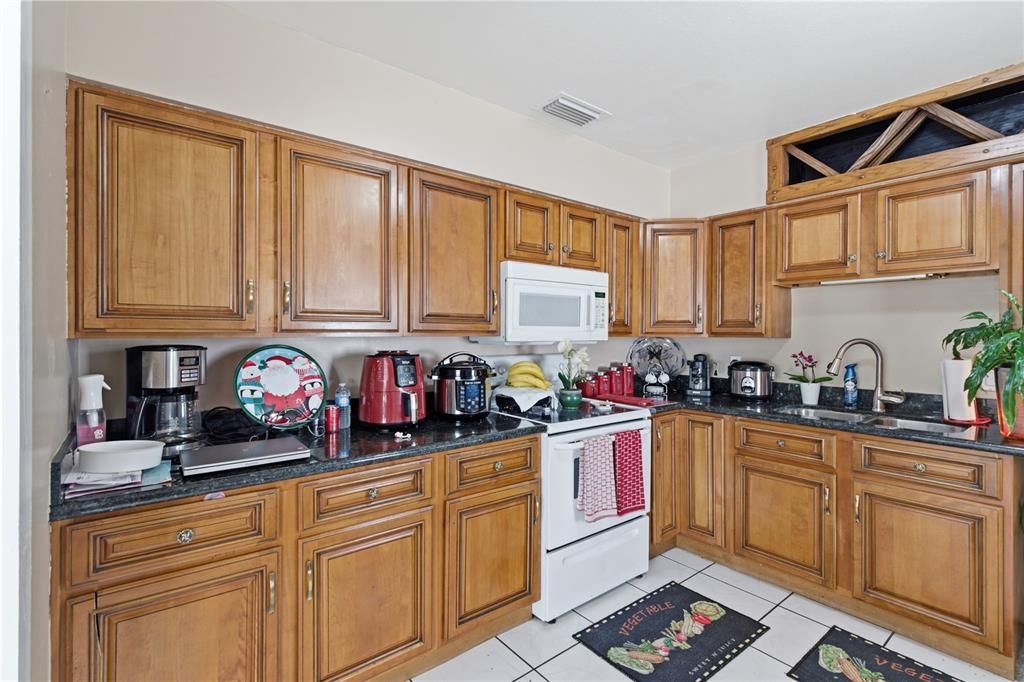 For Sale: $479,000 (3 beds, 2 baths, 1758 Square Feet)