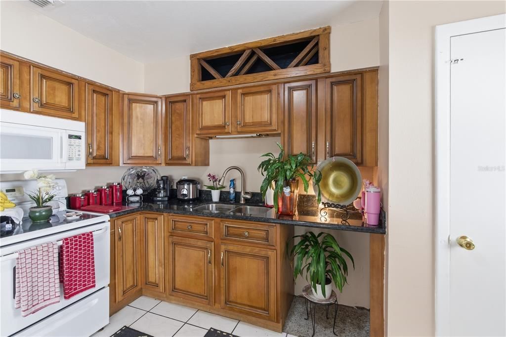 For Sale: $479,000 (3 beds, 2 baths, 1758 Square Feet)