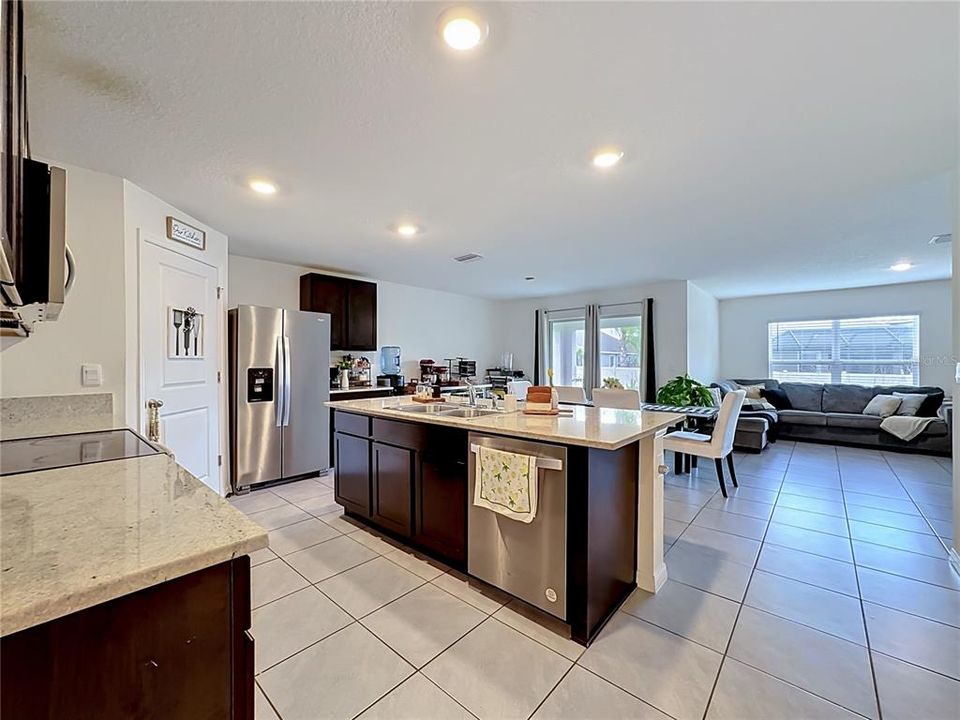 For Sale: $319,000 (4 beds, 2 baths, 1846 Square Feet)