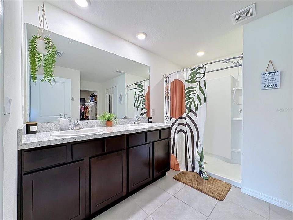 For Sale: $319,000 (4 beds, 2 baths, 1846 Square Feet)