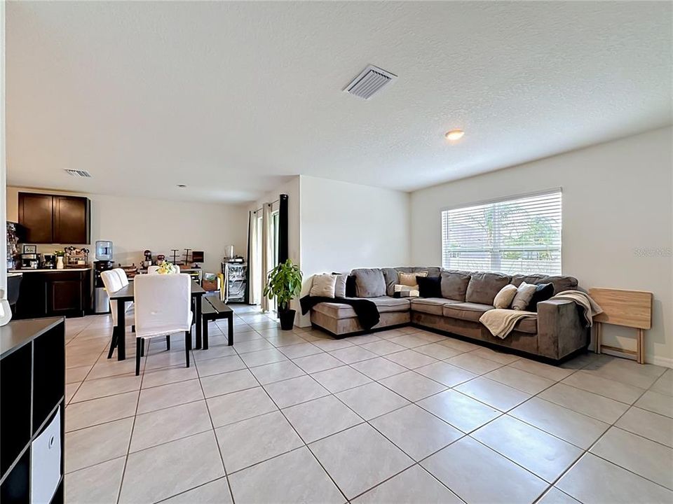 For Sale: $319,000 (4 beds, 2 baths, 1846 Square Feet)