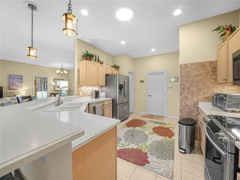 Active With Contract: $280,000 (2 beds, 2 baths, 1530 Square Feet)