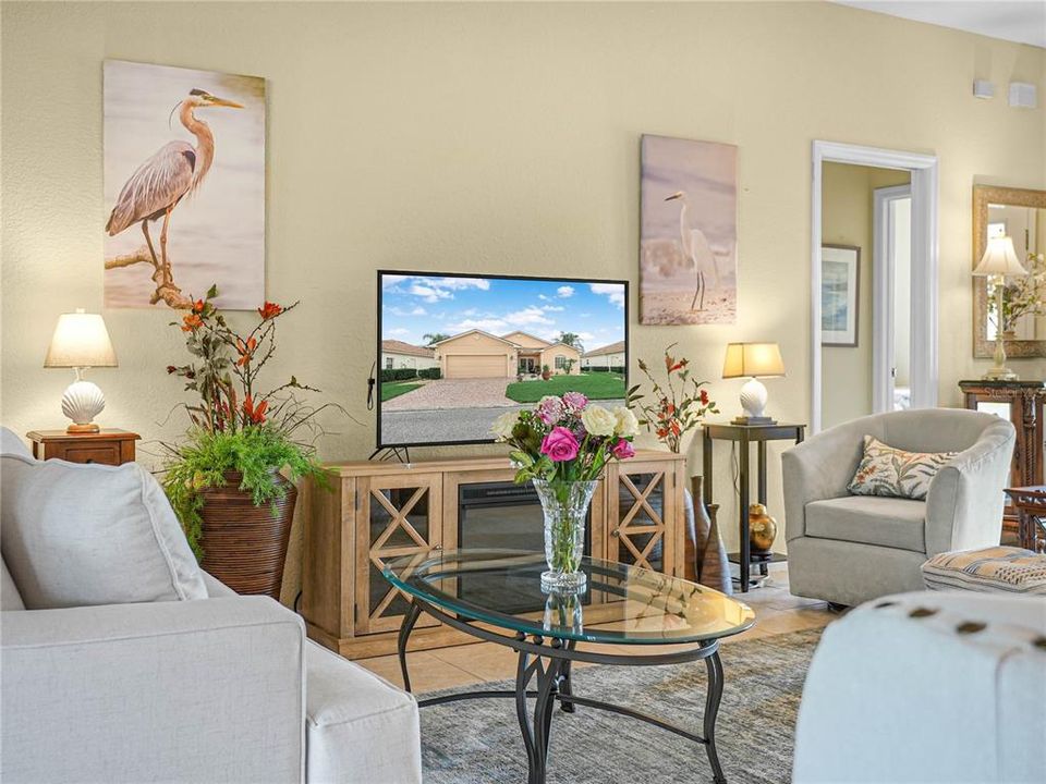 Active With Contract: $280,000 (2 beds, 2 baths, 1530 Square Feet)