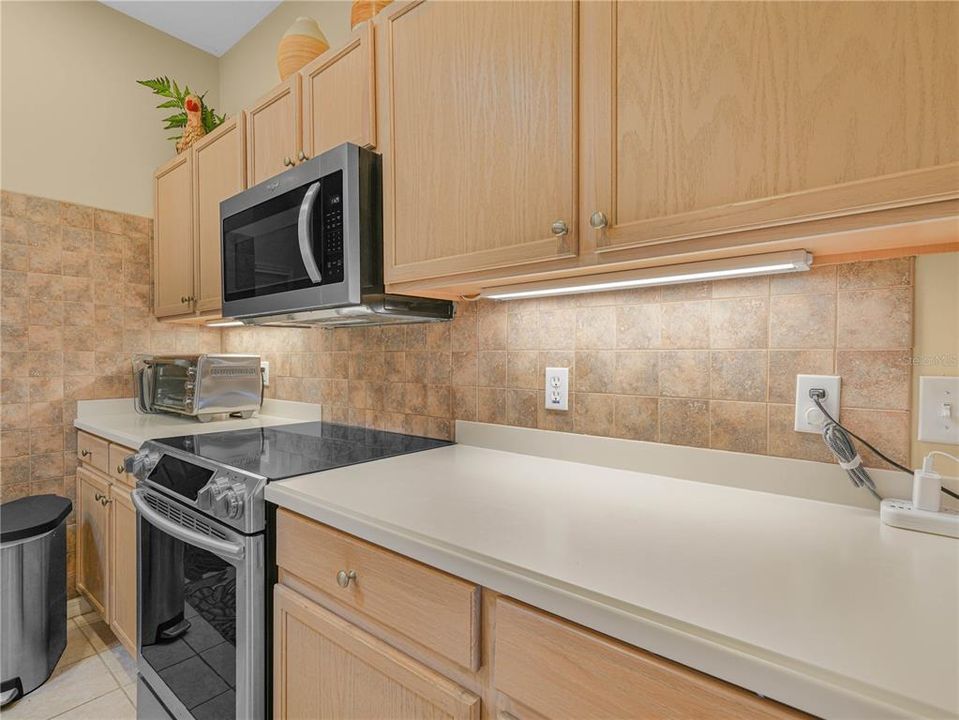 Active With Contract: $280,000 (2 beds, 2 baths, 1530 Square Feet)