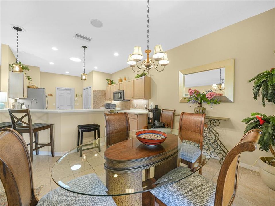 Active With Contract: $280,000 (2 beds, 2 baths, 1530 Square Feet)