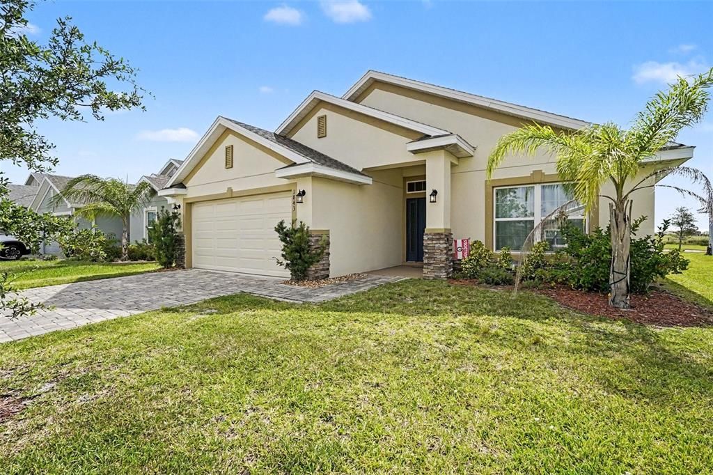 For Sale: $360,000 (4 beds, 2 baths, 1820 Square Feet)