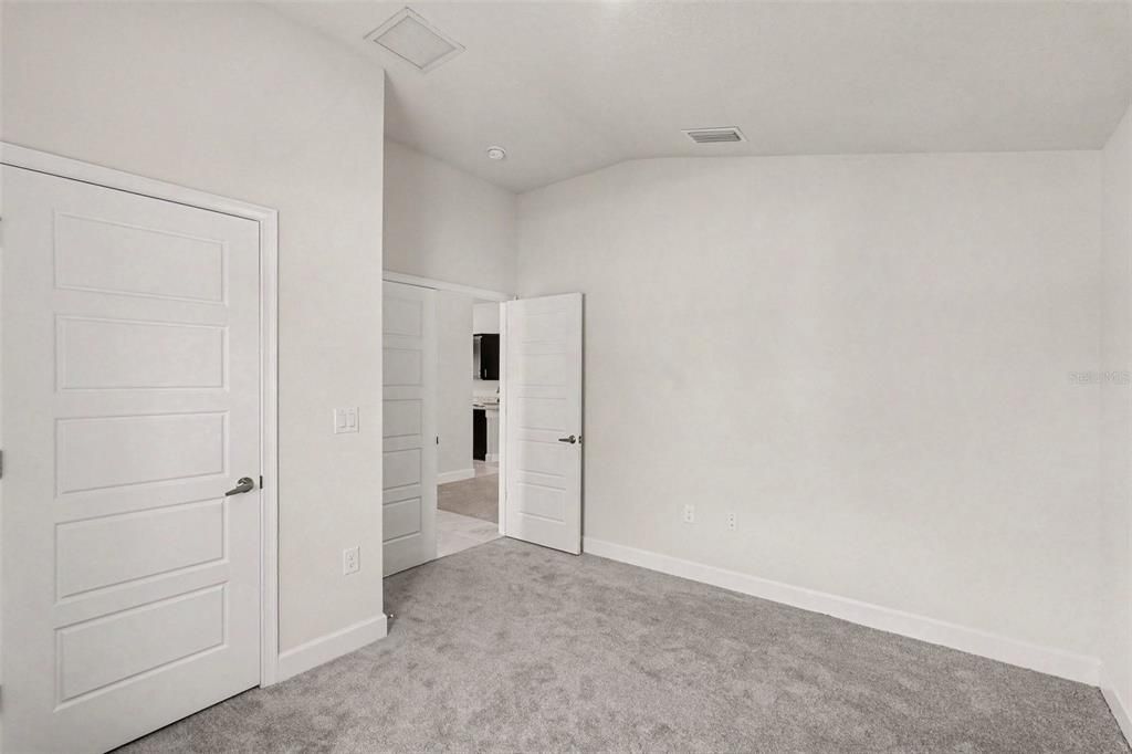 For Sale: $360,000 (4 beds, 2 baths, 1820 Square Feet)
