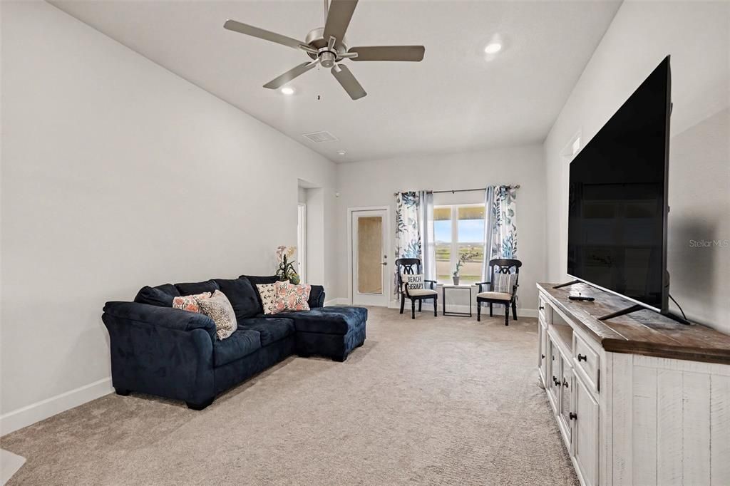 For Sale: $360,000 (4 beds, 2 baths, 1820 Square Feet)