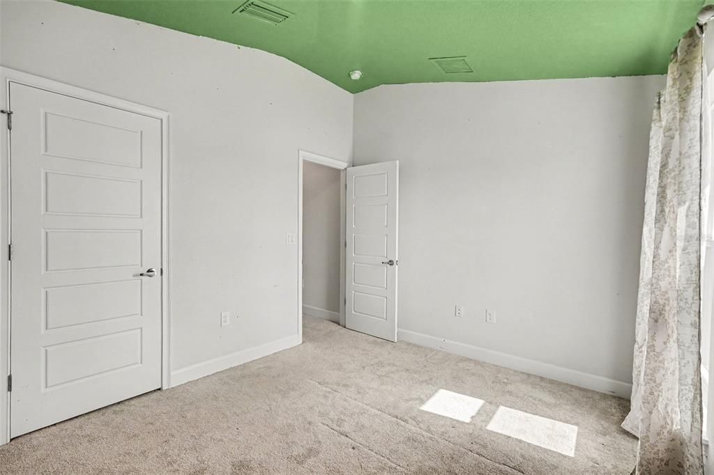 For Sale: $360,000 (4 beds, 2 baths, 1820 Square Feet)