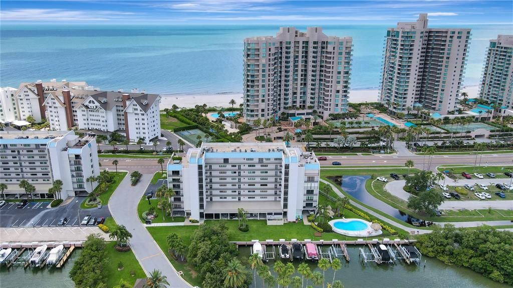For Sale: $599,900 (2 beds, 2 baths, 1363 Square Feet)