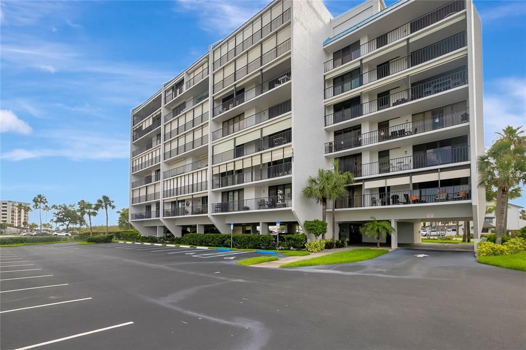 For Sale: $599,900 (2 beds, 2 baths, 1363 Square Feet)