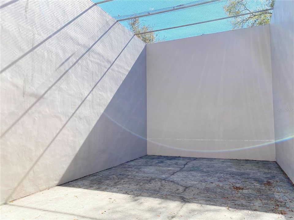 For Sale: $153,000 (2 beds, 2 baths, 912 Square Feet)