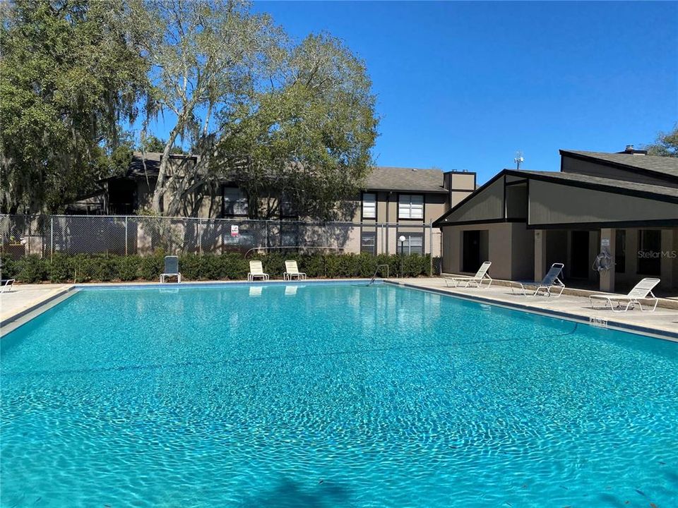 For Sale: $153,000 (2 beds, 2 baths, 912 Square Feet)