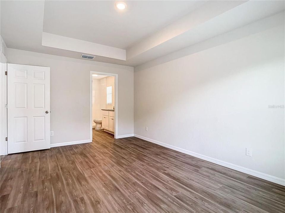 For Sale: $309,900 (4 beds, 2 baths, 1617 Square Feet)