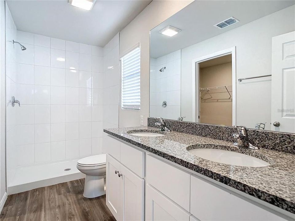 For Sale: $309,900 (4 beds, 2 baths, 1617 Square Feet)