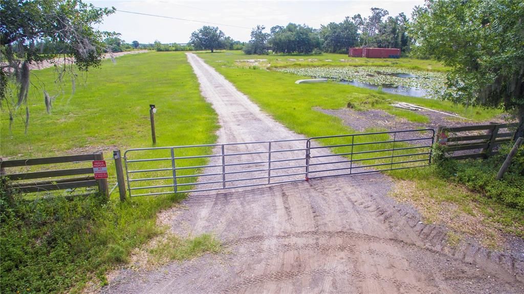 En Venta: $1,699,000 (47.57 acres)
