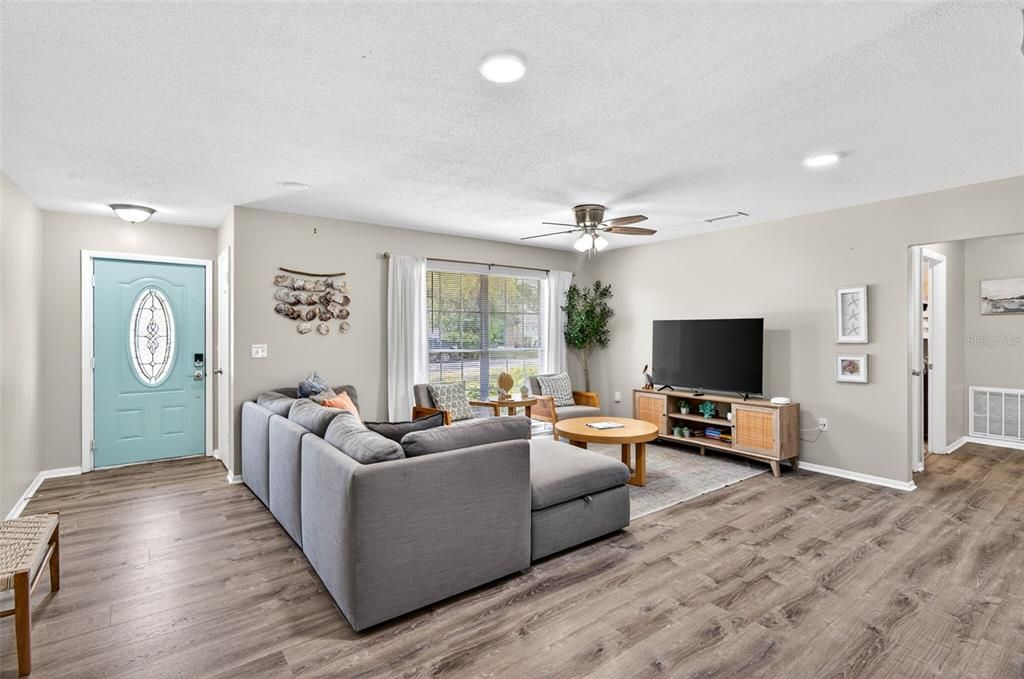 For Sale: $459,000 (3 beds, 2 baths, 1846 Square Feet)