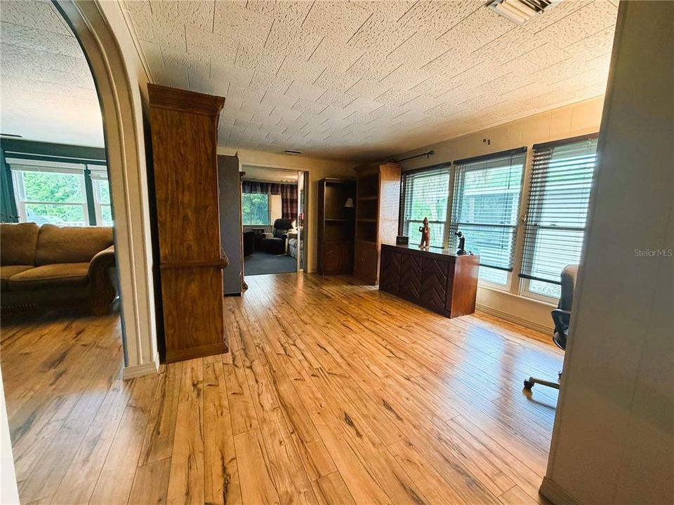 For Sale: $199,500 (2 beds, 2 baths, 1532 Square Feet)