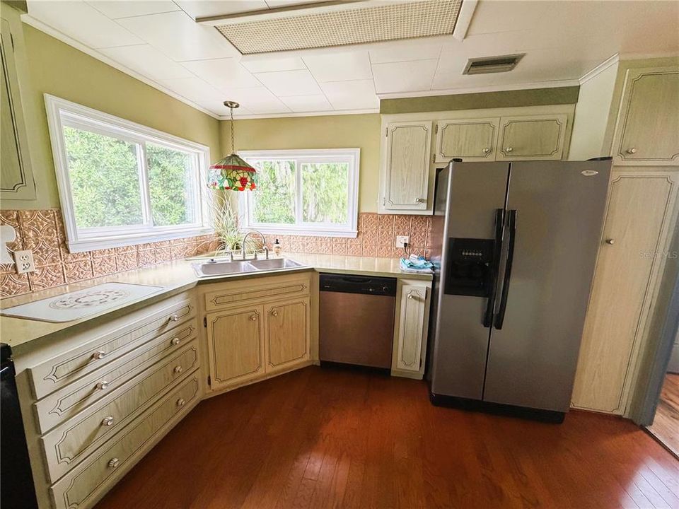 For Sale: $199,500 (2 beds, 2 baths, 1532 Square Feet)